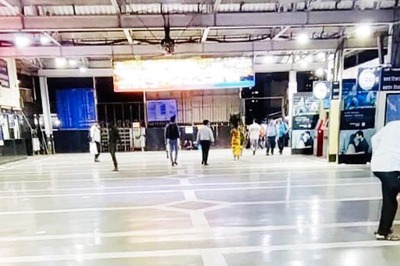 Mumbai: Local Train Services on Central Railway Hit Due to Technical Snag at Dadar Station