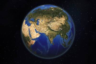 Life on Earth May Have Arrived on Cosmic Dust: Study