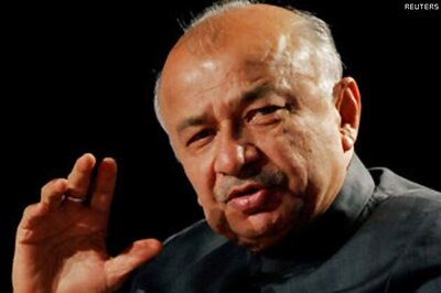 VHP demands sacking of Shinde, death penalty for rapists