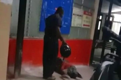 Security Guard Thrashes Elderly Woman for Asking Treatment Outside UP Hospital, Video Goes Viral