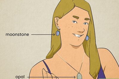 Moonstone vs. Opal: Differences in Appearance & Meaning