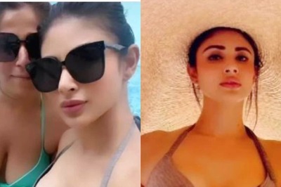 Mouni Roy Raises Temperature in Sexy Bikini as She Poses With Friend, See Their Beach Pics