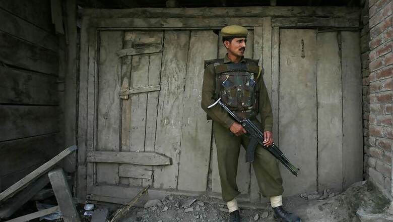 Terrorists Kill 3 Policemen in Srinagar, Hizbul Mujahideen Claims Responsibility