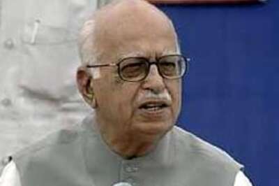 Advani appeals to Muslims