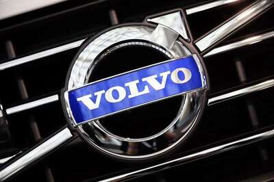 Volvo recalls 59,000 cars over software glitch