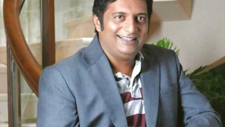 Prakash Raj escapes accident, takes to Twitter to ridicule bystanders for their inhuman attitude