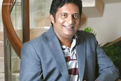 Prakash Raj escapes accident, takes to Twitter to ridicule bystanders for their inhuman attitude