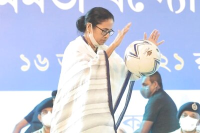 A Mix of 'Khela Hobe' and Football May Be Mamata Banerjee's Game Changer to Score a Political Goal in 2024