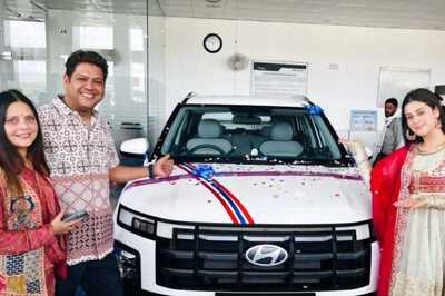 Isha Malviya Gifts a Luxurious Car To Her Father On His Birthday; Check Photo