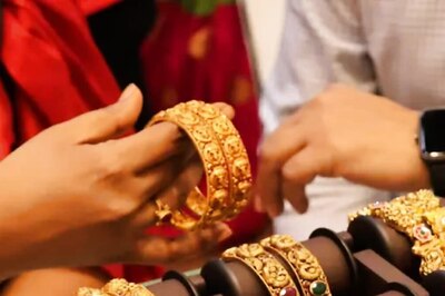Gold Rate Falls In India: Check 22 Carat Price In Your City On October 15