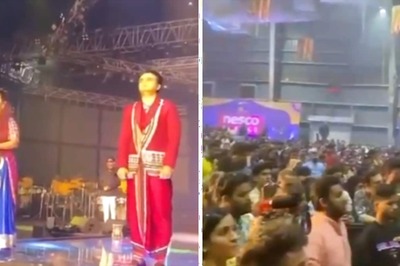 Watch: Garba Attendees Show Solidarity By Pausing Celebrations To Remember Ratan Tata