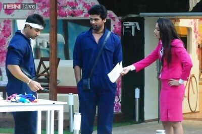 Bigg Boss 7: Is Gauahar unknowingly favouring Armaan?