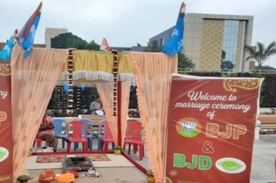 BJP Weds BJD: Odisha Congress Brings an End to ‘Secret Romance’ of The 2 Rivals, Ties Them in A Knot | WATCH