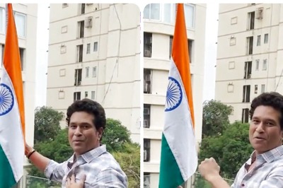 'Dil Mein Tiranga, Ghar Par Bhi Tiranga'-Master Blaster Sachin Tendulkar Unfurls the National Flag On His Terrace