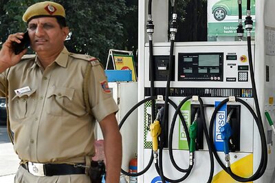 Petrol Price Crosses Rs 88-mark in Delhi, Diesel at New High as Fuel Prices Rises for 4th Consecutive Day