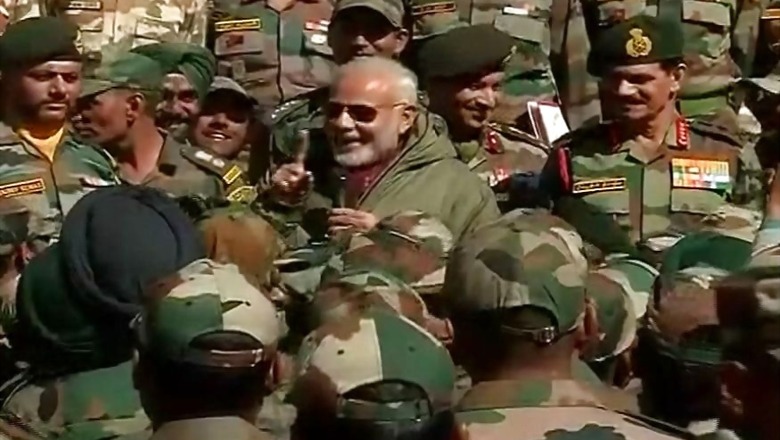 PM Narendra Modi Meets Army, ITBP Jawans on Diwali, Says First OROP Instalment of Rs 5,500 Crore Paid