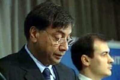 Mittal vows to press ahead with bid