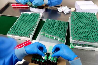 Oxford-AstraZeneca Vaccine Effective Against UK Covid-19 Variant, Study Finds