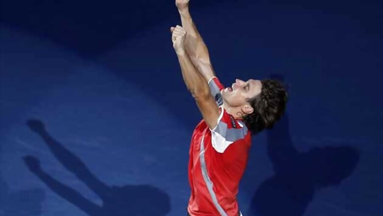 Ferrer beats Janowicz to win Paris Masters