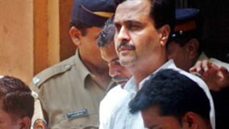 Pradnya denounces Praveen Mahajan