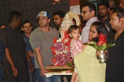 Arpita Khan Bids Farewell to Ganpati Sans Salman Khan; Iulia Vantur Joins the Celebrations