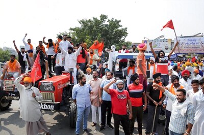 Farmers Protest Bare-chested in Amritsar Against Agri Bills