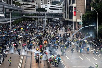 Hong Kong November Business Activity Shrinks the Most in 21 Years amid Protests: Report