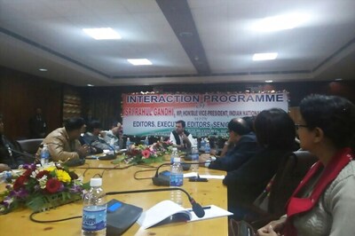 Rahul Gandhi enjoys breakfast with media in Guwahati but many questions unanswered