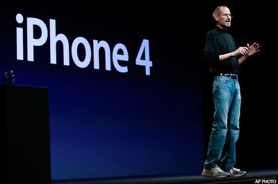Apple iPhone 4 shatters iPhone 3GS record