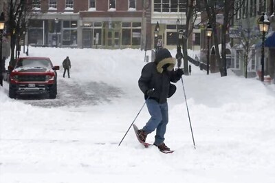 Powerful storm lashes eastern US with snow, arctic cold