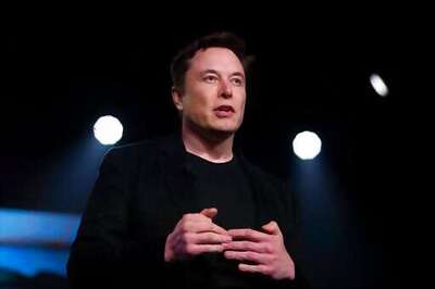 Elon Musk Asks Twitter If He Should Sell Some Tesla Stock