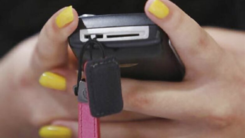 Don't use mobiles in public: Militants to J&K women