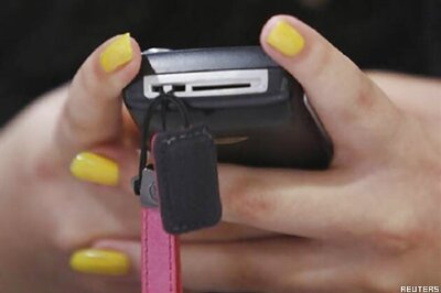 Don't use mobiles in public: Militants to J&K women