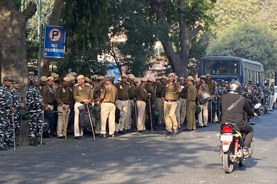 Traffic Movement to be Hit Amid Heavy Security Deployment in Central Delhi Over AAP's Protest