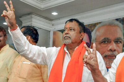 Kolkata Court Issues Arrest warrant Against BJP Leader Mukul Roy in Cash Recovery Case