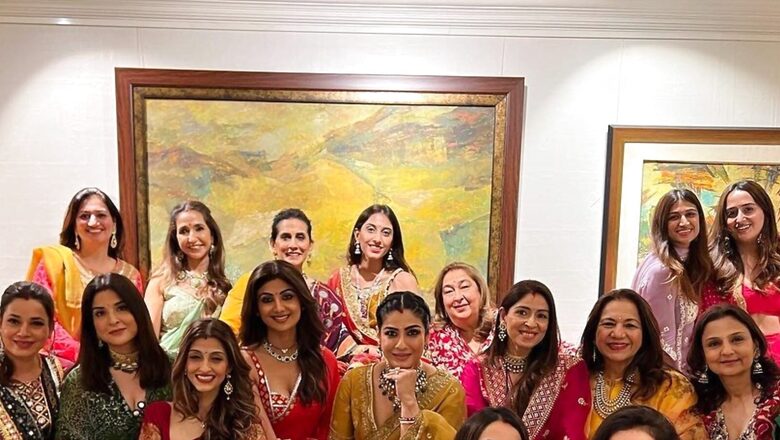 Bollywood Wives Shilpa Shetty, Raveena Tandon and Others Pose Together At Sunita Kapoor's Karva Chauth