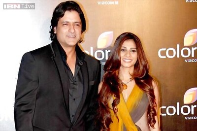 Making it official? Armaan Kohli and Tanishaa Mukherji arrive hand in hand for Colors party