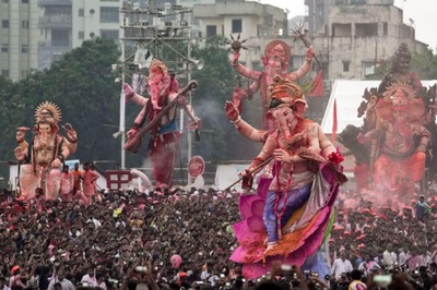 Gulaal, Drums, Dance: Mumbaikars Bid Goodbye to 'Bappa' As Ganesh Chaturthi Festivities End | WATCH