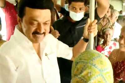 Real 'Aam Aadmi' or Photo Op? Stalin Not 1st to Hop on Public Bus. Times When We Saw 'Modest' Netas