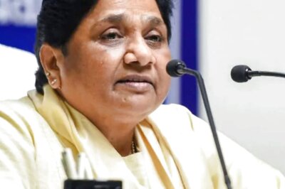 Amid Mass Defections, Mayawati Calls SP 'anti-Dalit' Party