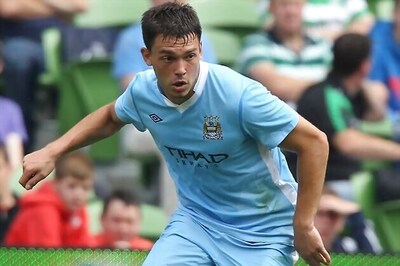 Man United lure young defender from rivals City