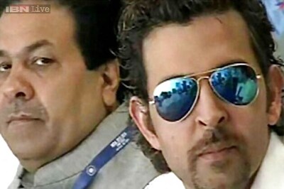 Snapshot: Hrithik Roshan, Aamir Khan cheer for Sachin at Wankhede