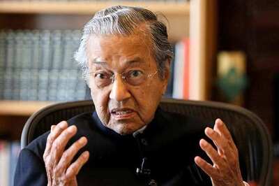 Malaysia's Mahathir Says King Willing to Grant Full Pardon for Anwar