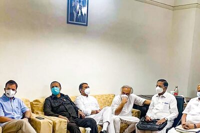 14 Parties Attend Oppn Meet on Pegasus Strategy, TMC Absence Raises Eyebrows