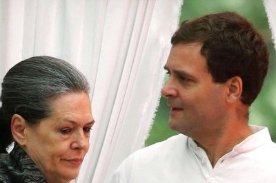 Shashi Tharoor is Right About British Racism, But Wrong in Comparing Rishi Sunak With Sonia Gandhi