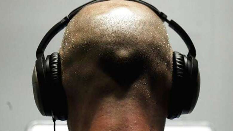 People going deaf by blaring music from headphones