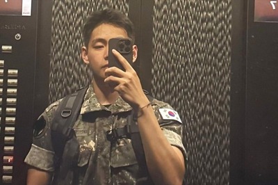 BTS: Kim Taehyung Breaks Internet With Beefed Up Selfie, Sneaks Into ARMY Group Chat, Read His Texts
