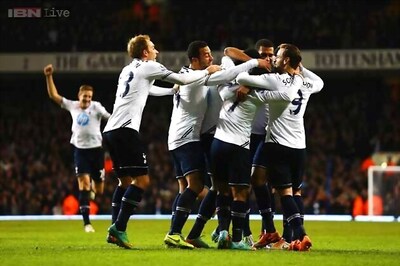 New manager Sherwood earns his 1st win as Tottenham beat Stoke 3-0