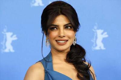 Don't get typecast, Farhan warns Priyanka