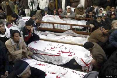 Pakistan: Shiite muslims continue protest after blasts